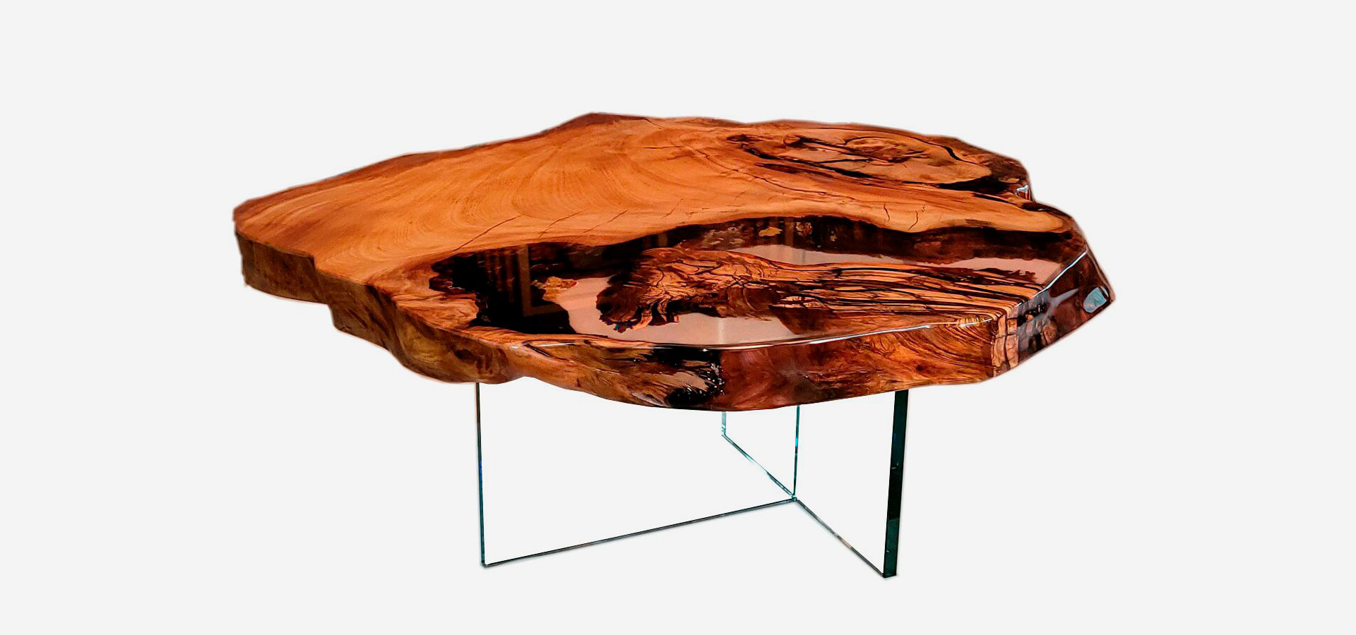 Mesa hecha con raiz de nogal